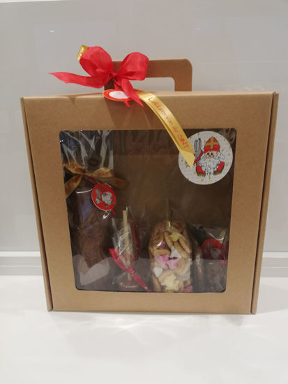 Afbeeldingen van Pakket - Kraft vensterdoos H30cm gevuld met lekkers van de Sint UITVERKOCHT